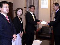 市議団再稼働中止申し入れ