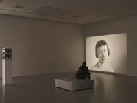 アナ・トーフ「偽った嘘について」 2000年 アントワープ現代美術館での展示風景、2007年 Courtesy Museum of Contemporary Art Antwerp (M HKA) (C)photo:Ana Torfs