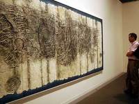 天空翔く鳥「まるでレリーフ！」 下村良之介展 | 京都民報Web
