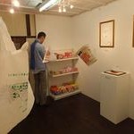 コンビニ題材、アートを日常に　ギャラリーＫＵＮＳＴ ＡＲＺＴ