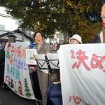 名曲ＢＧＭに石村さん、共産党広げよう　伏見でうたごえ宣伝