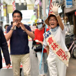 【参院選2025】「命、暮らし守れと政府に迫ってきたのが倉林さん」　辰巳衆院議員が応援、倉林候補が商店街練り歩いて訴え