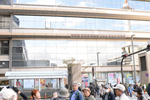 大企業活躍狙う規制緩和・再開発／京都駅周辺をウオッチング　共産党南地区委・下京後援会