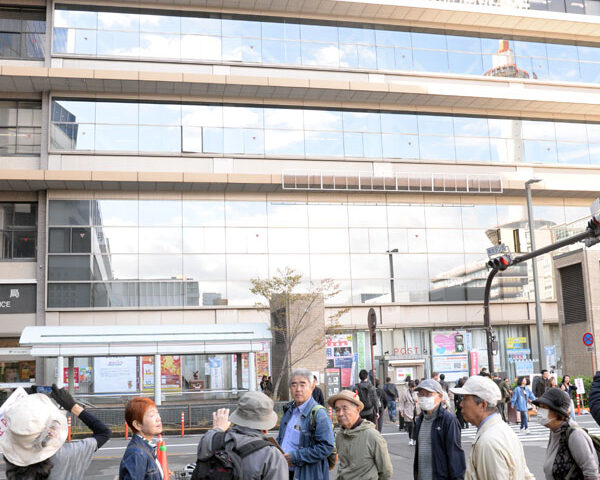 大企業活躍狙う規制緩和・再開発／京都駅周辺をウオッチング　共産党南地区委・下京後援会