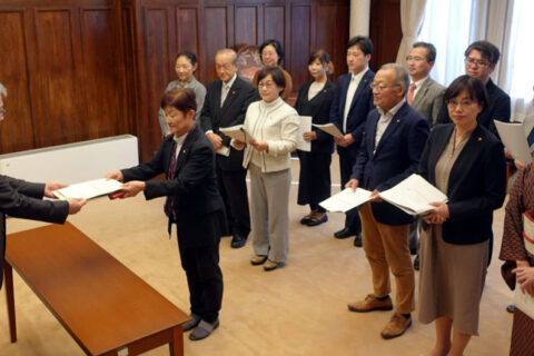 何よりも市民の暮らし支援強化を重点に　 共産党京都市議団が予算要望書提出