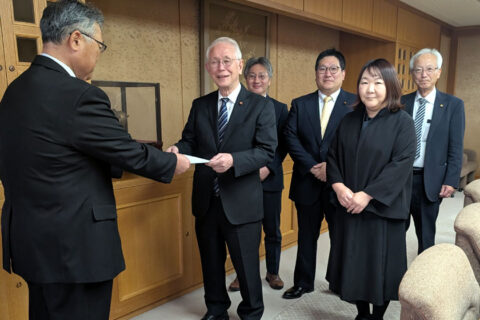 「物価高騰から暮らし守れ」共産党宇治市議団が緊急対策申し入れ／水道料・国保料減免、給食無償化、中小企業の固定費補助