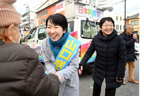 国の政治と一体の府政と対決「命と暮らし守る温かい府政に」府議補選右京区予定候補・山口咲子さんが街頭訴え　