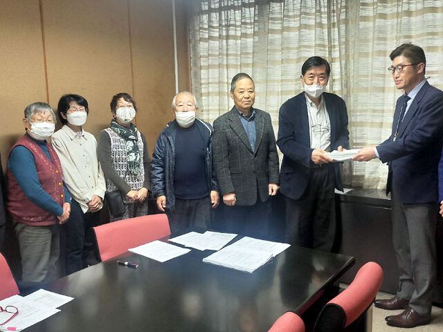 「宇治型デマンド交通」を提案　宇治市の市民団体が申し入れ／市全域で運行、料金低減など具体策