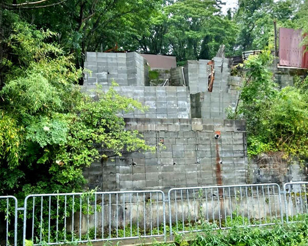 北区原谷地域　危険なブロック塀強制撤去へ、市が行政代執行開始／住民「問題解決の第一歩。長年放置してきた市の責任は大きい」